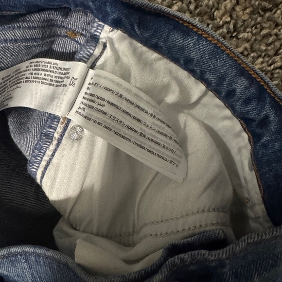 Abercrombie & Fitch Medium Wash Low Rise Baggy Jeans Size 32/14 - Picture 6 of 8